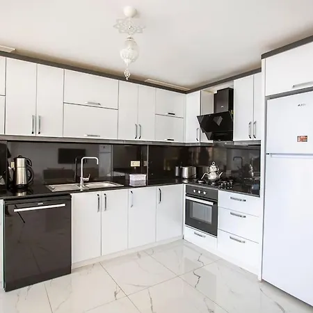 Villa Deniz Manzarali Havuzlu Kardelen