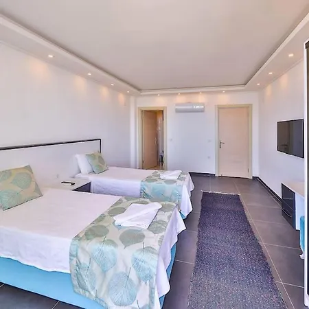 Deniz Manzarali Havuzlu Kardelen Villa Kaş